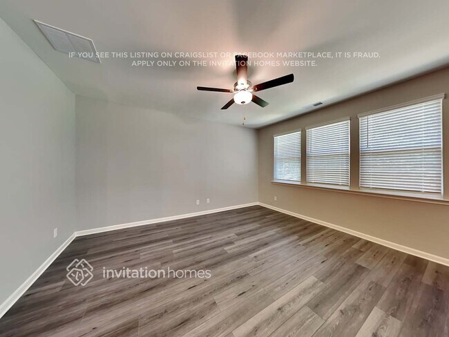 Foto del edificio - 171 Webster Cir