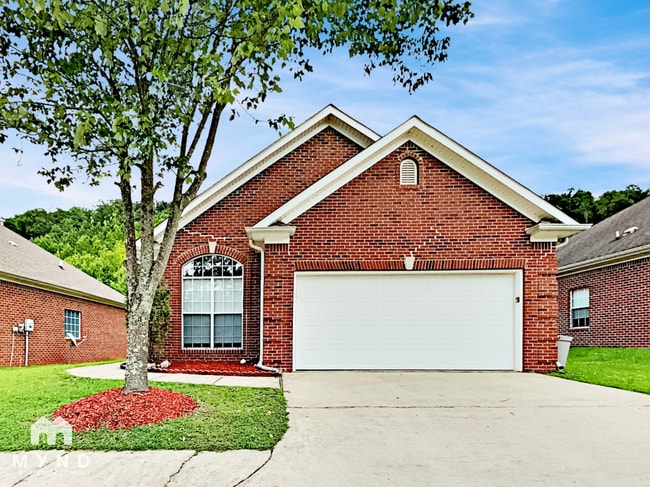 Building Photo - 1135 Castlemaine Dr