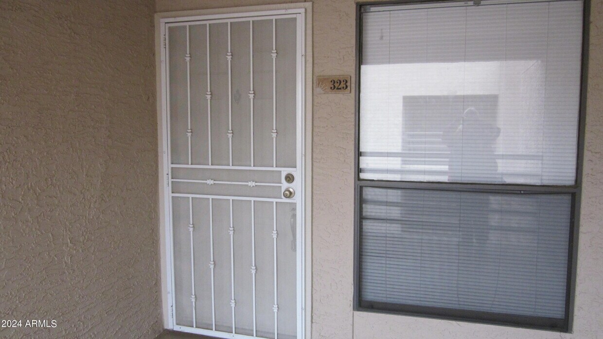 Foto del edificio - 1340 N Recker Rd