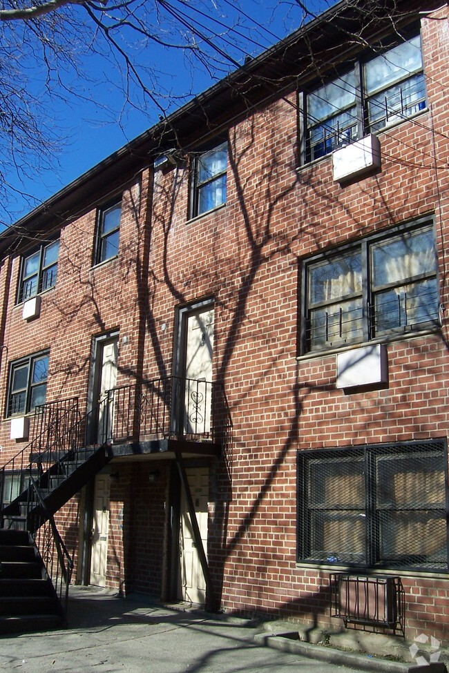 Building Photo - New Central Manor