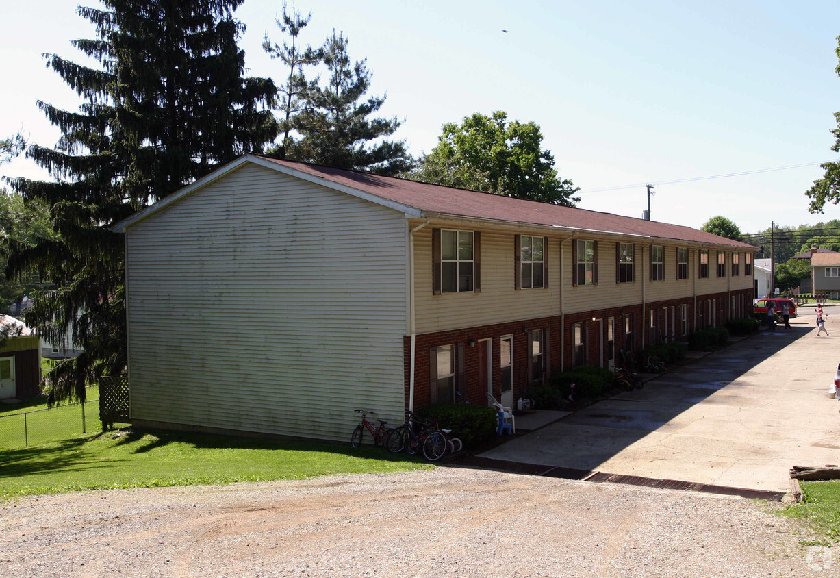 Primary Photo - Cedar Hill Apartments