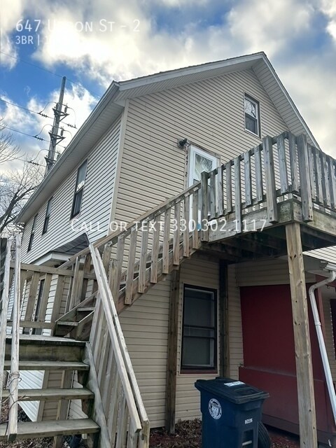 Foto del edificio - Three bedroom upper level apartment availa...