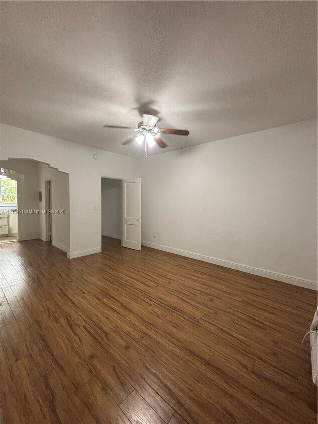 Foto principal - 721 15th St