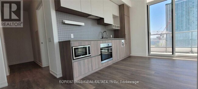 Photo du bâtiment - 950 Portage Pkwy