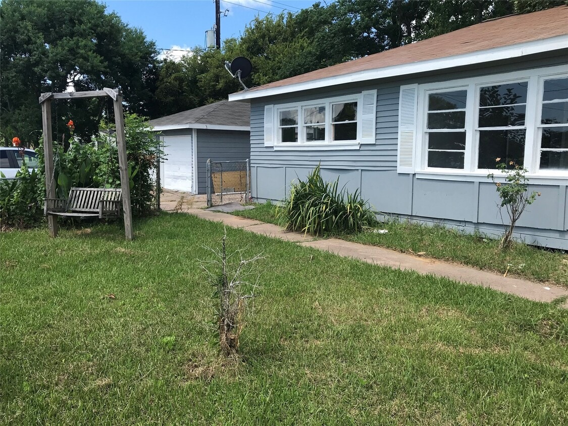 Primary Photo - 1601 N Avenue H