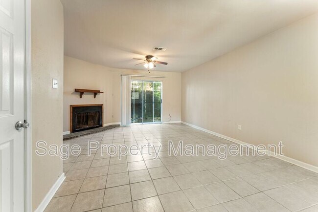 Foto del edificio - 8756 Elvin Dr