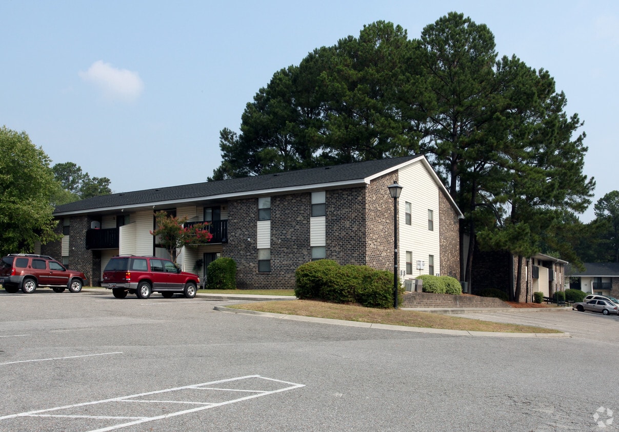 Primary Photo - Oakfield Apartments