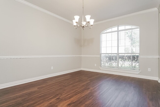 Building Photo - 2922 Brahman Dr