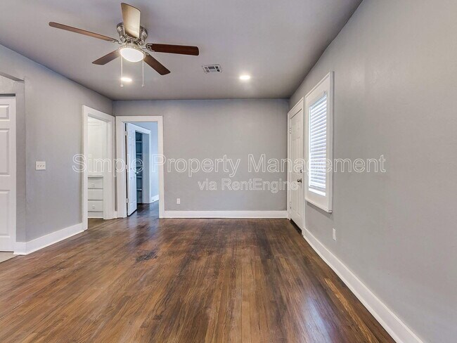 Building Photo - 4326 N Blackwelder Ave