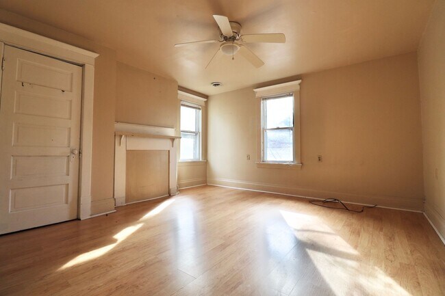 Building Photo - 512 Pearl Ave