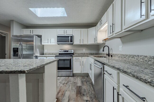 Foto del edificio - 343 Meadowview Dr