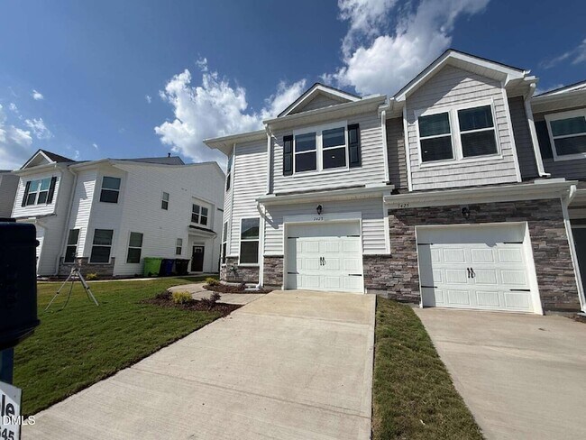 Building Photo - 7423 Bourbon Briar Dr