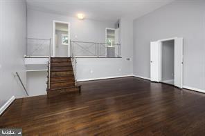 Building Photo - 9211 E Parkhill Dr