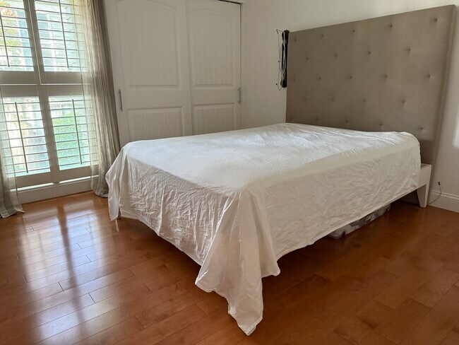 Foto del edificio - 392 S Main St