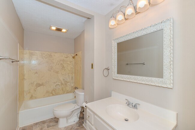 Foto del edificio - 6606 Lexington Dr