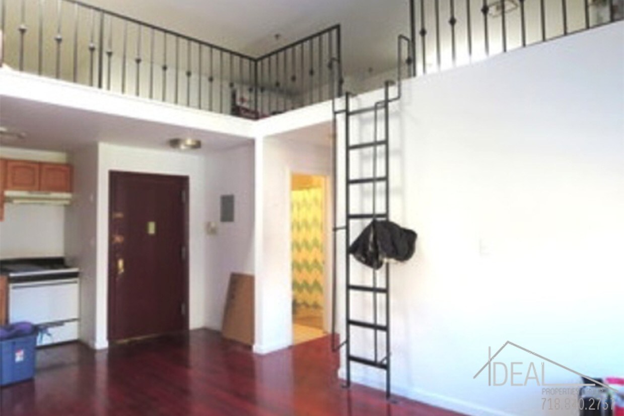 Foto del edificio - 212 Montrose Ave