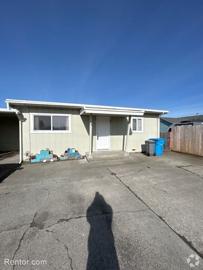 King Salmon Resort Apartments under 2,000 Eureka, CA 1 Rentals