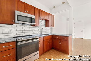 Building Photo - 7707 Broadway