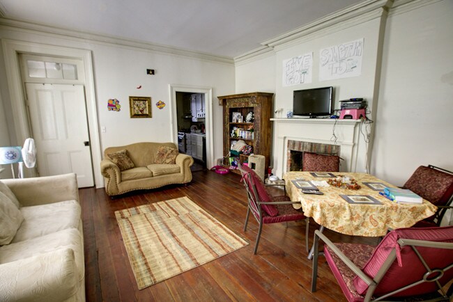 Building Photo - Beautiful Downtown Charleston Apartment
