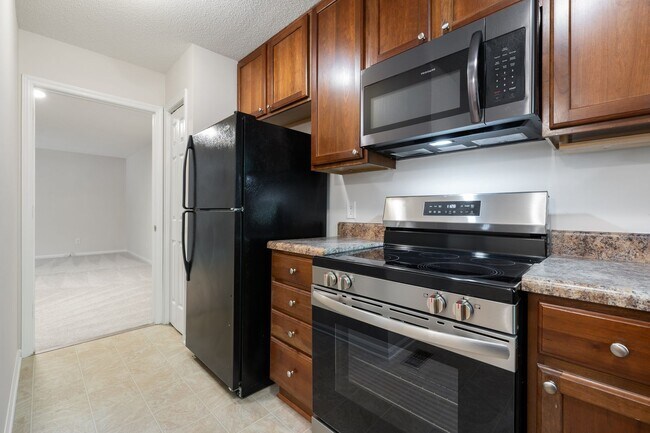 Building Photo - WOW!! Prime location and quite living in C...