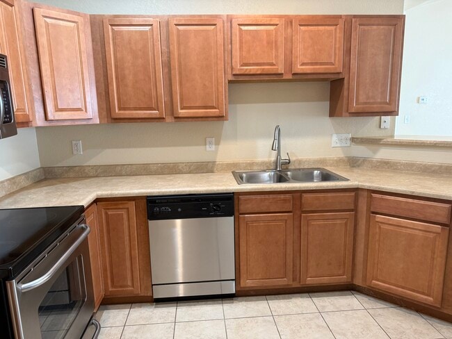 kitchen - 2462 Thunder Mountain Dr