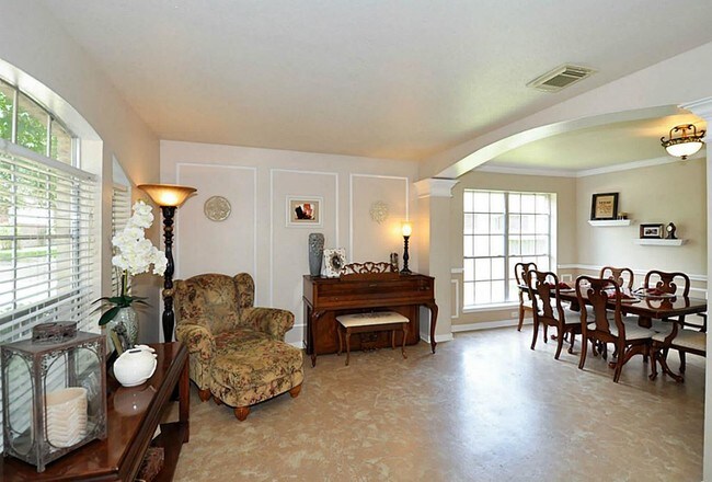 Building Photo - 414 Roans Prairie Ln