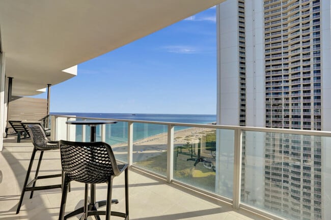 Building Photo - 3100 N Ocean Dr