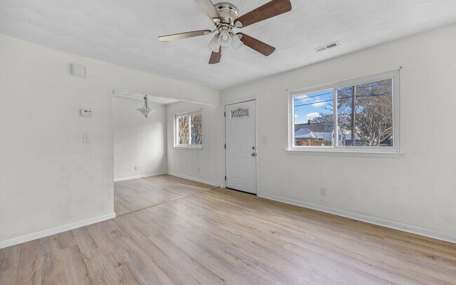 Photo - 2827 Grandy Ave House