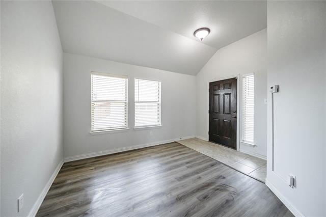 Building Photo - 2100 Benjamin Creek Dr