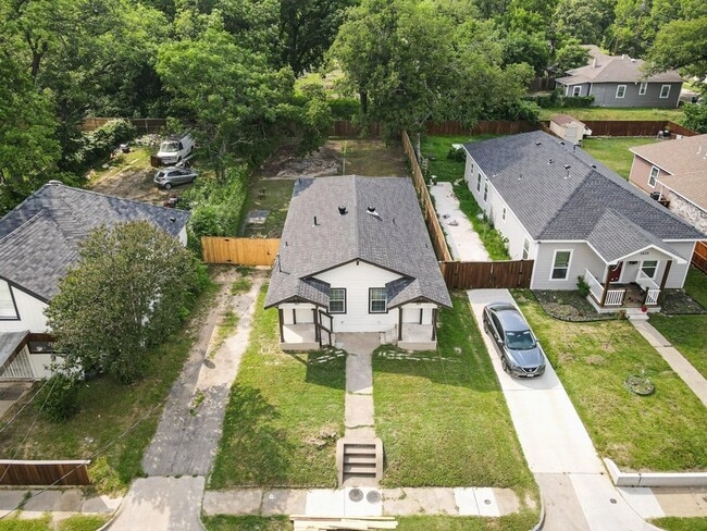 Building Photo - 2833 Marburg St