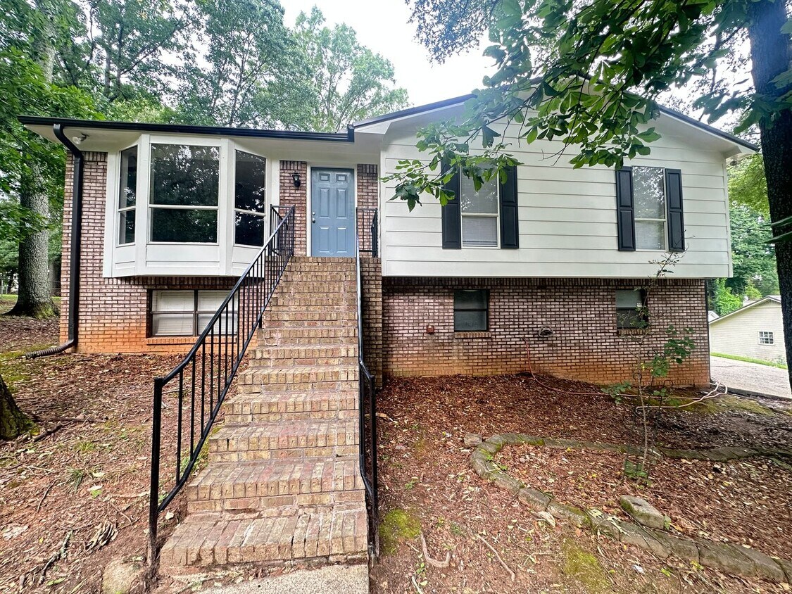 Primary Photo - Home for rent in Grayson Valley