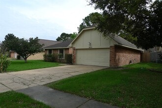 Building Photo - 14223 Whitecross Dr