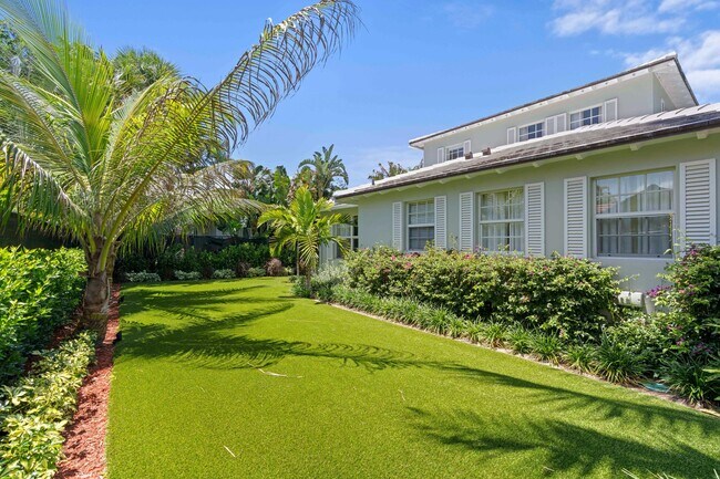 Foto del edificio - 1554 N Ocean Way