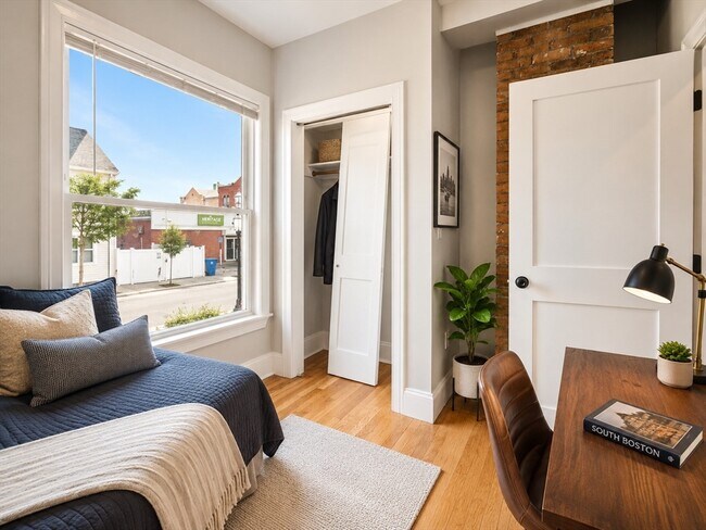 Foto del edificio - 619 E 5th St