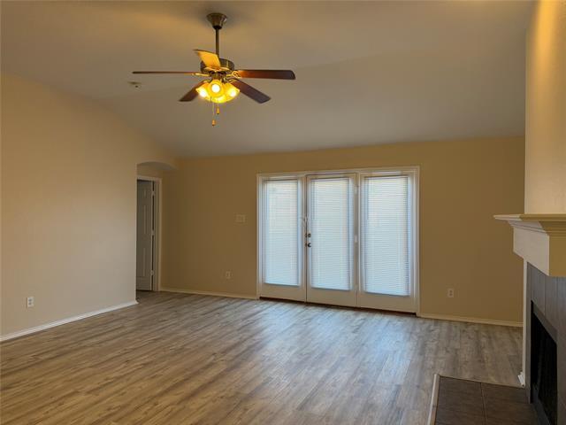 Building Photo - 305 Woodridge Dr