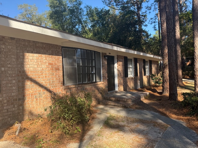Building Photo - 302 Lanier Rd