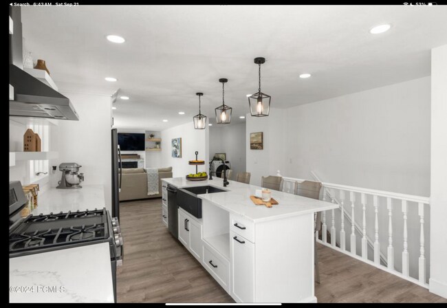 Building Photo - 216 Smith Ln