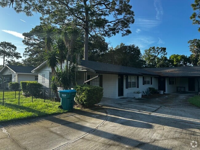 Building Photo - 766 E Magnolia Ave