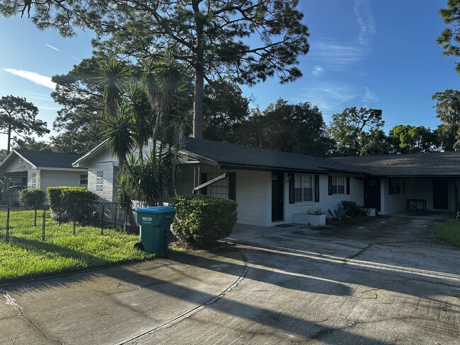 Building Photo - 766 E Magnolia Ave
