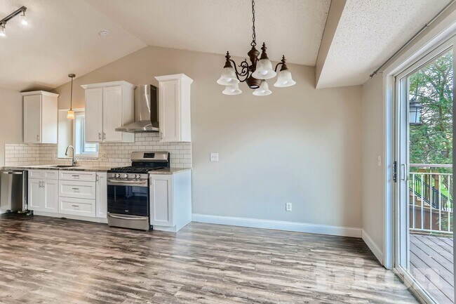 Foto del edificio - 7850 Park Ave NE