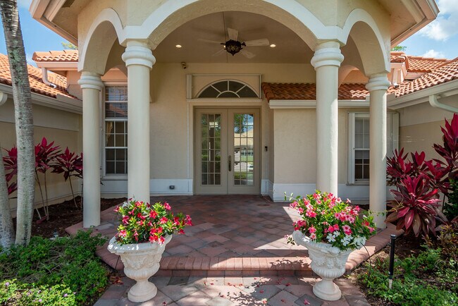 Foto del edificio - 15761 Cedar Grove Ln