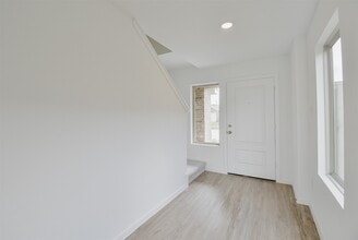 Building Photo - 18546 Cepagatti Dr