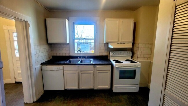 Building Photo - 1418 N 23rd St