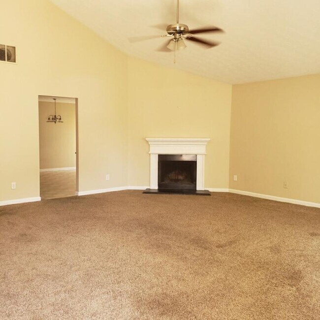 Building Photo - 7002 Setters Way