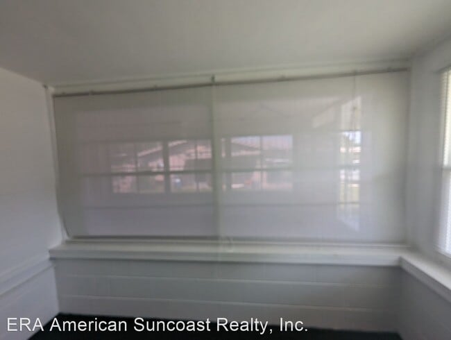 Building Photo - 1 br, 1 bath House - 26 E Golden St