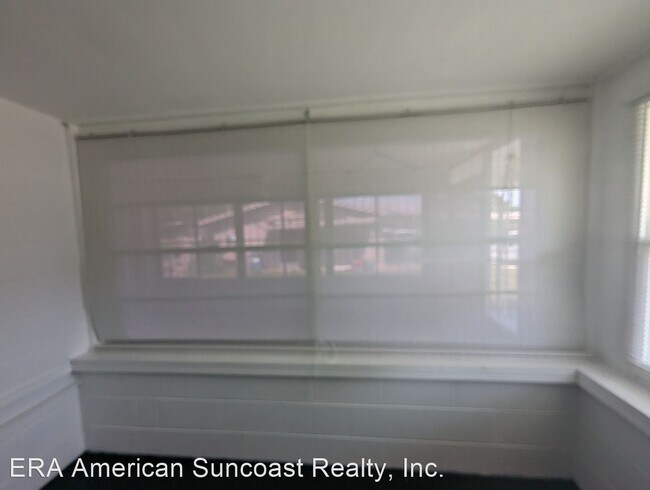 Foto del edificio - 1 br, 1 bath House - 26 E Golden St