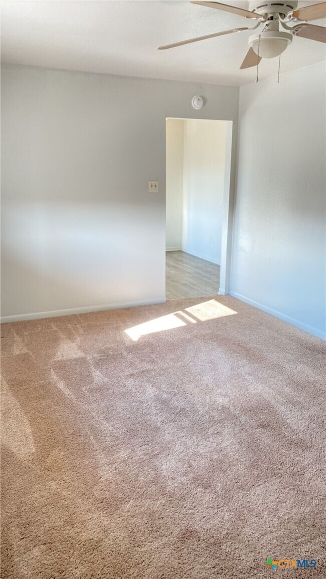 Foto del edificio - 303 North Dr