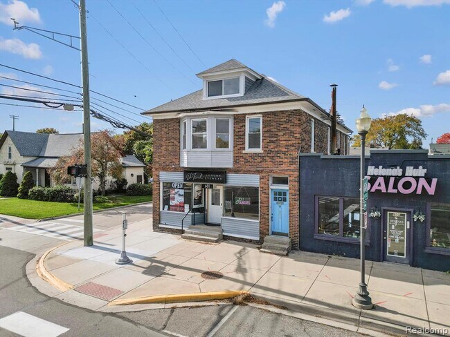 Building Photo - 601 N Main St