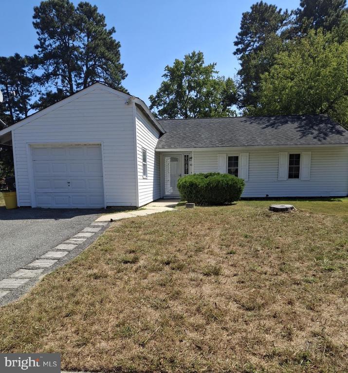 Primary Photo - 41 Eastmont Ln