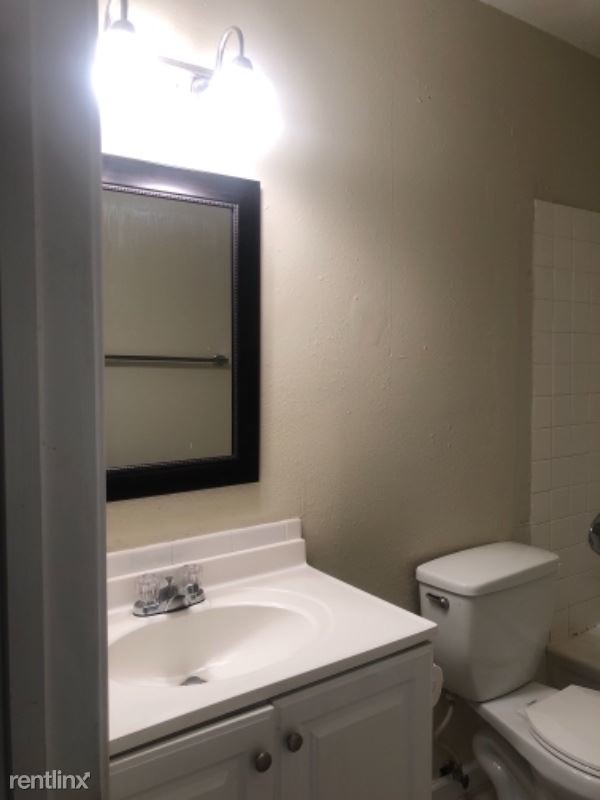 Foto del edificio - 2 br, 1 bath Apartment - 2004 Sycamore pl